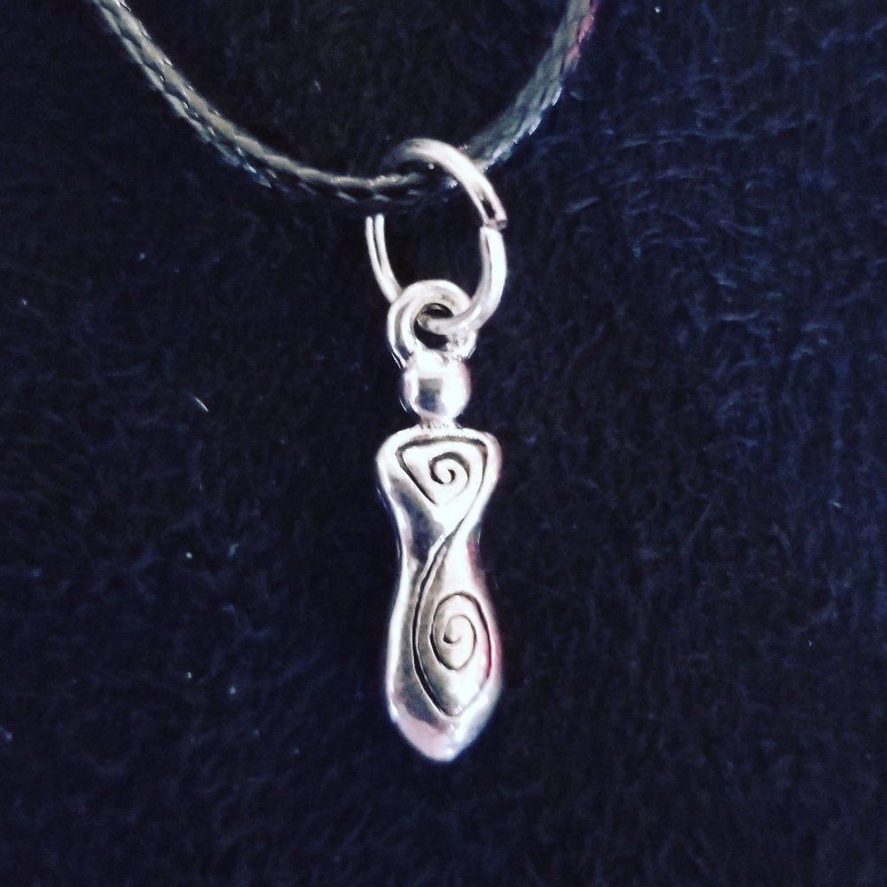 Jewelry - Picture 2 of 7